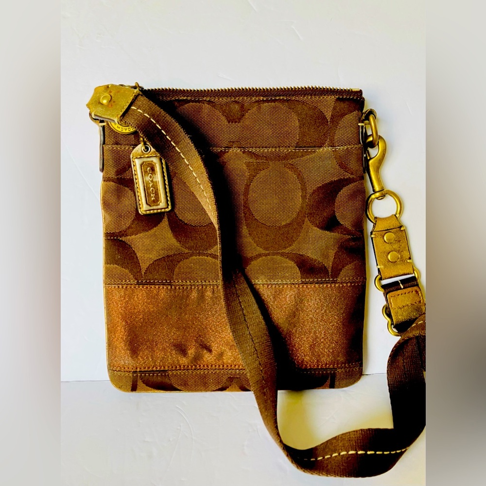 COACH LOGO SIGNATURE & METALLIC LEATHER CROSSBODY SWING BACK BAG 7"x9" #40758